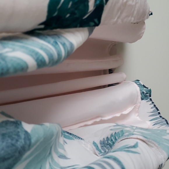 Girls dress - Picture 3 of 6